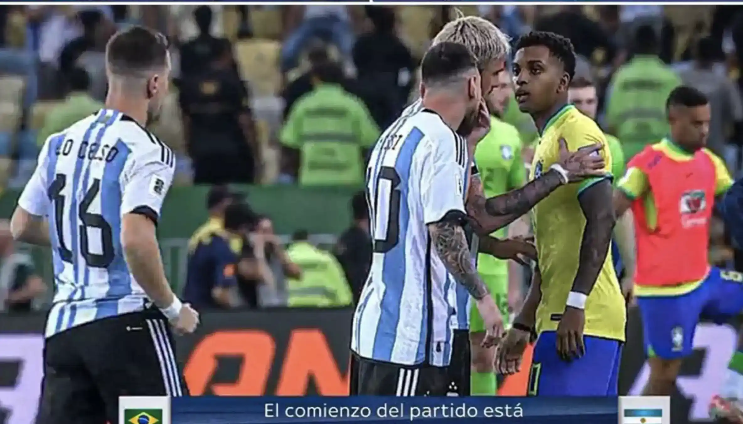 Лео Месси взял за шею игрока Бразилии. Он назвал аргентинцев трусами